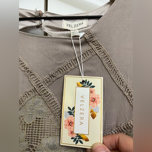 Velzera Taupe Mini Dress Sz. L NWT - Picture 4 of 8